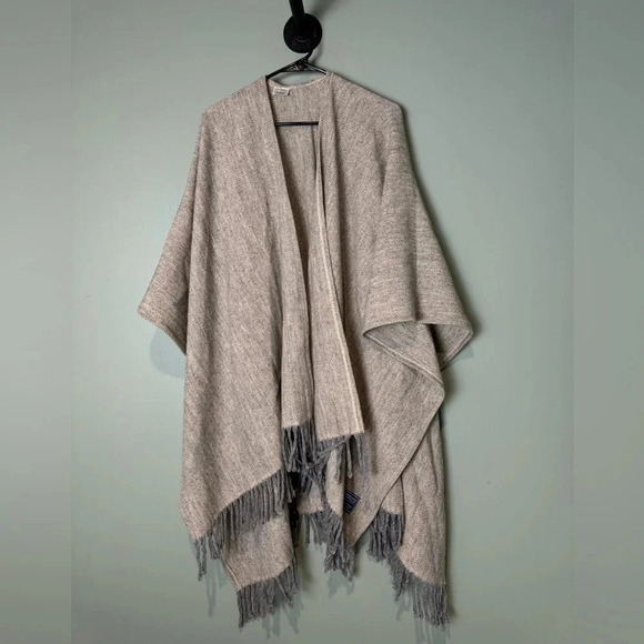 Faribault Women’s Gray 100% Virgin Wool Shawl with Fringe - Picture 1 of 7